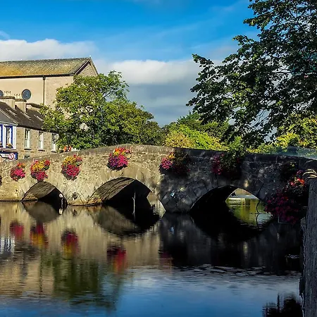The Waterside 3*