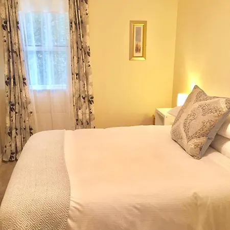 The Waterside 3* Вэстпорт