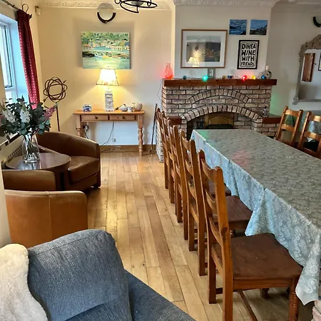 The Waterside 3*