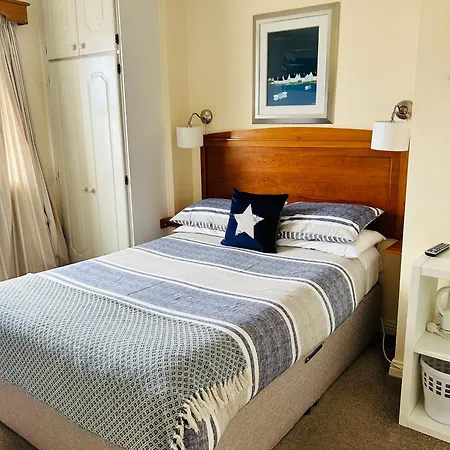Bed & Breakfast The Waterside 3*