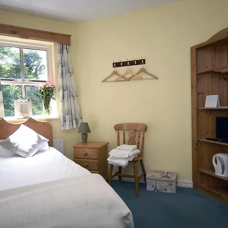 The Waterside 3*