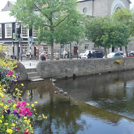 Bed & Breakfast The Waterside 3*