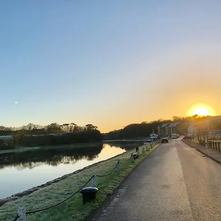 The Waterside 3* Westport