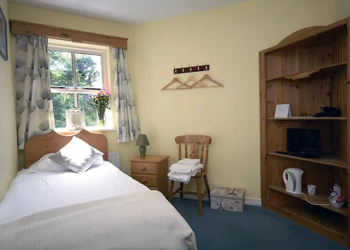 The Waterside 3*