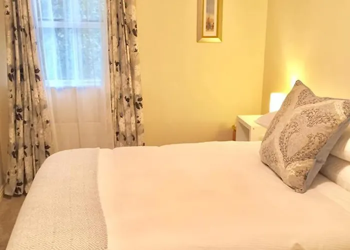 The Waterside 3* Вэстпорт