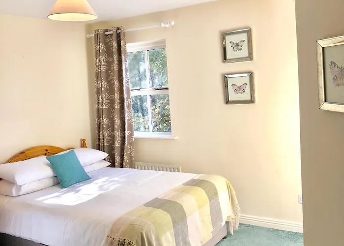 The Waterside 3*