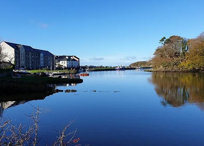 The Waterside 3*