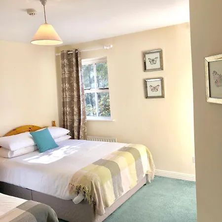 The Waterside 3*